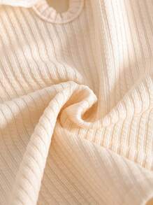 SHEIN 婴儿女孩和男孩春季纯色杏色荷叶边领长袖上衣，甜美风格，简约图案，舒适合身，适合日常穿着、居家休闲、圣诞休闲、节日派对、轻松优雅的装扮