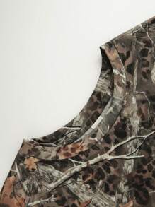 SHEIN 青少年男孩休闲短袖 T 恤，运动街头朋克摇滚学院风，适合日常、派对、音乐节，适合春夏季，森林和树枝印花 - 咖啡棕 - 查看 4