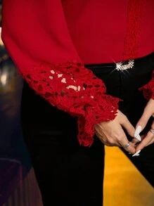 SHEIN Clasi Camicetta elegante in pizzo e patchwork rosso per donna taglia curvy, di stile alla moda per feste ed eventi, novità autunno/inverno per donne - Rosso - Visualizzare 5