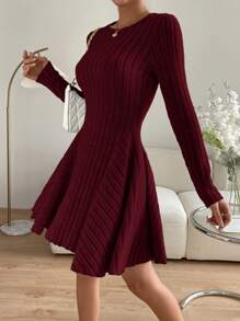 SHEIN Essnce 情人节女士纯色圆领罗纹休闲短款长袖迷你连衣裙/酒红色，新年女装，新年女装，新年派对礼服，女士冬季连衣裙