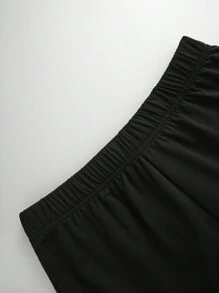 SHEIN Conjunto de 2 peças/conjunto de calças casuais de manga curta e flare para meninos adolescentes, roupa estilo punk rock de rua para o dia a dia, festa, festival de música, primavera/verão, letras góticas em inglês, contraste preto e branco