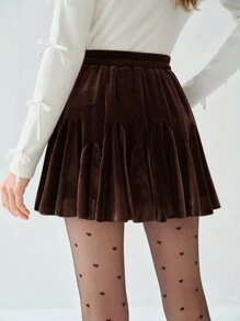 Enchnt Jupe mini mignonne à volants en velours marron pour femmes, romantique pour l'hiver/le printemps. Élégante et douce pour les fêtes de Noël, le Nouvel An, les anniversaires, les vacances, les sorties romantiques et les déplacements quotidiens - Marron - Voir 2