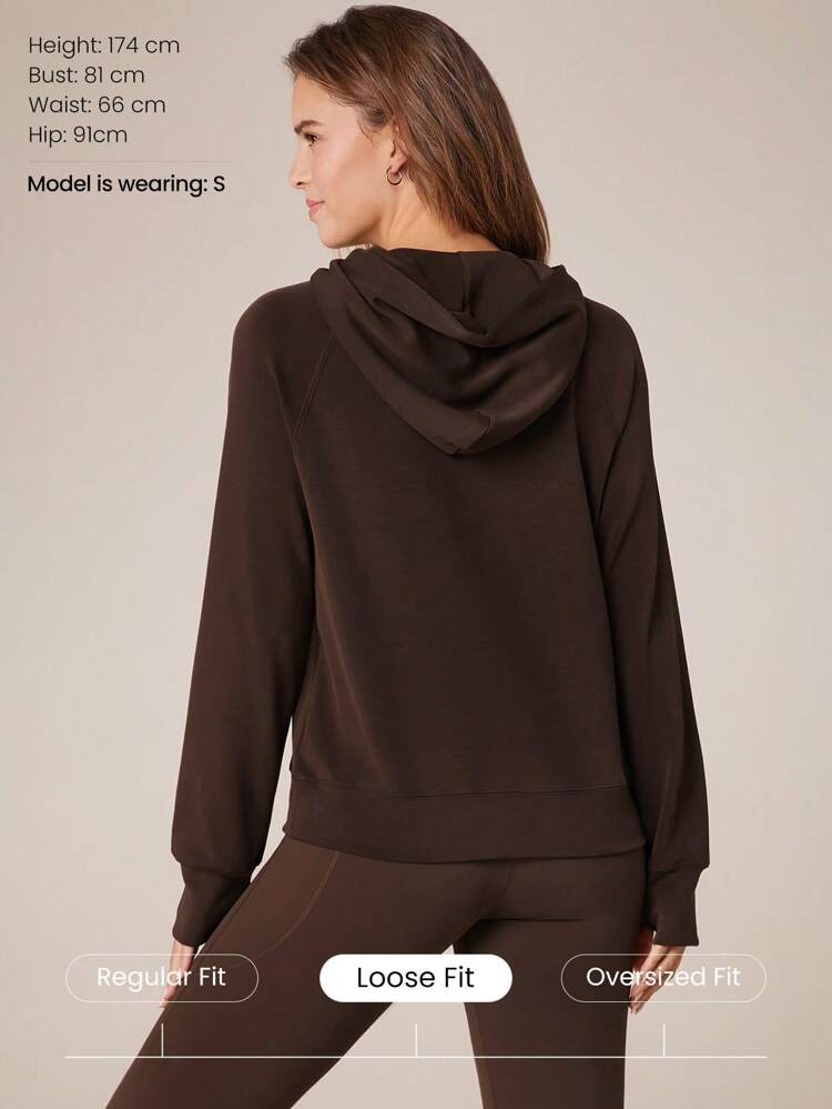 sweat-shirt à capuche ample à demi-zip à manches longues en modal et soie, pour l'automne