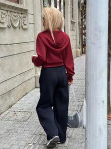 Chiquease 女士休闲宽松连帽双拉链口袋长袖短款卫衣（秋季款） - 酒紅色 - 查看 2