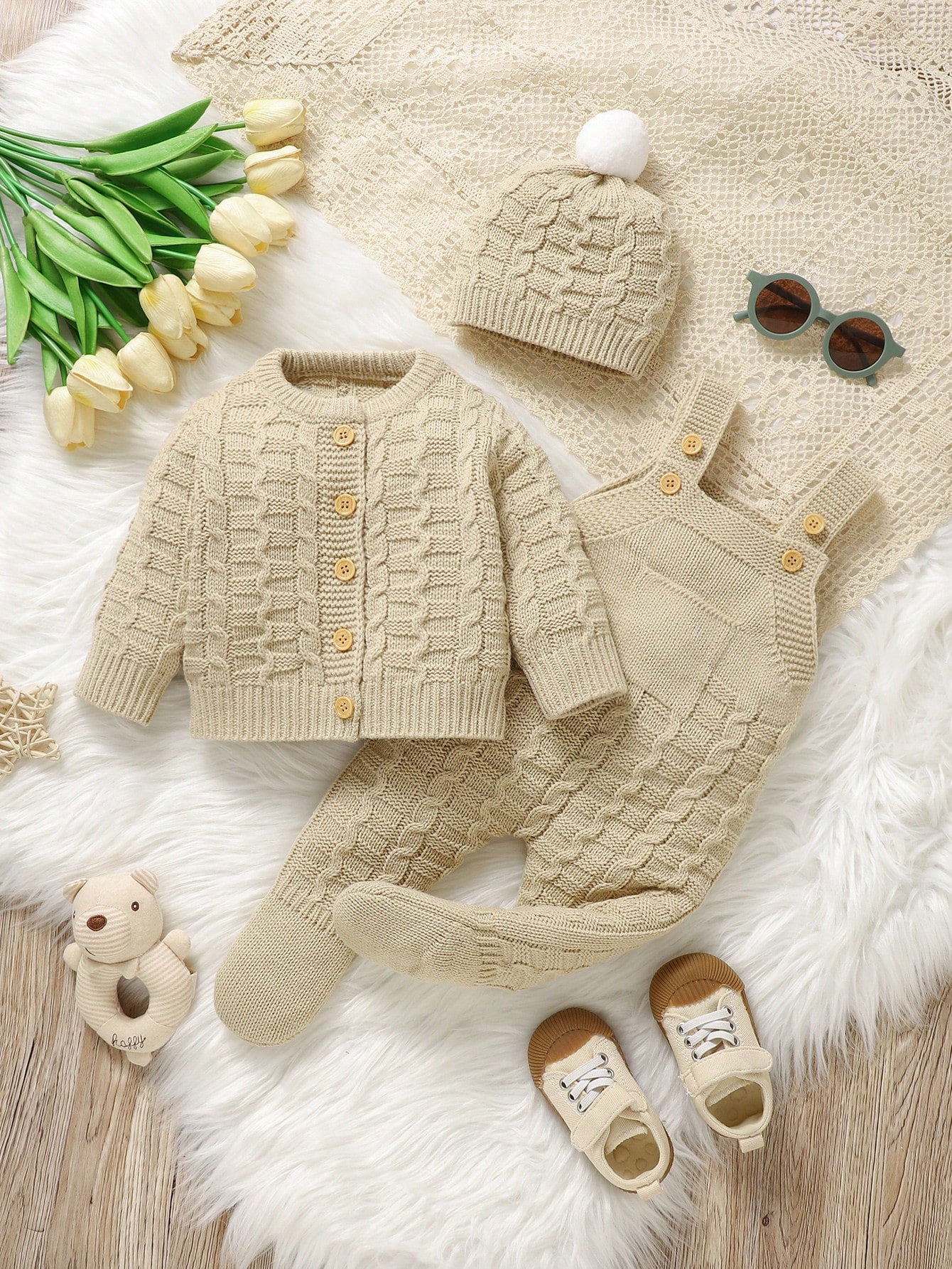 قطع من طقم الأطفال الرضع المحبوك: سترة كارديجان بي...