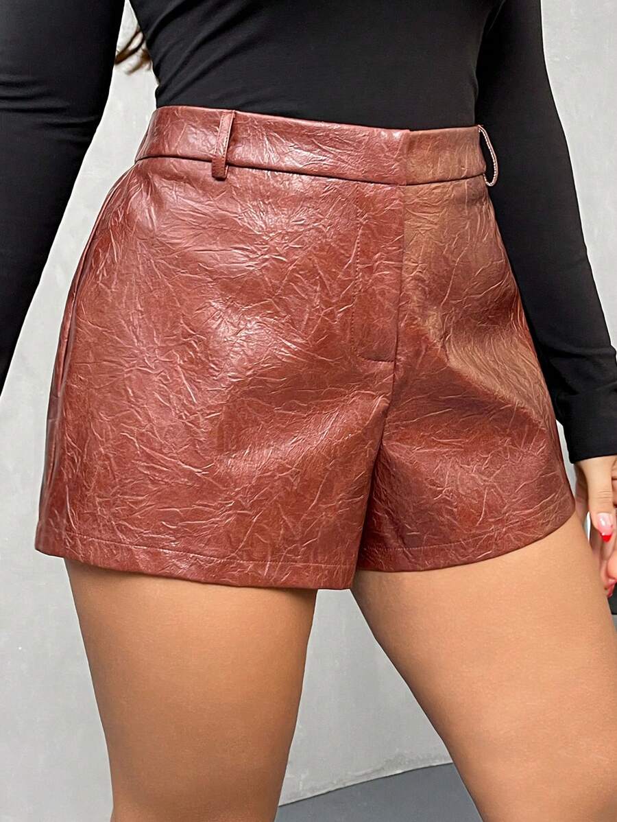 SHEIN Privé Quần short da PU siêu ngắn thời trang cổ điển, thanh lịch khi đi làm, nơi làm việc, trà chiều tinh tế, hẹn hò lãng mạn, lễ hội âm nhạc, tiệc tùng, phong cách retro phổ biến của INS, quần short đỏ tía gợi cảm dành cho quý cô - Màu Đỏ Sâu - Xem 1