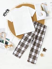 SHEIN Conjunto de pijama informal de 2 piezas con camiseta estampada con luna minimalista y dibujos animados, y pantalón recto a cuadros para niño, cómodo para el Ramadán y días festivos