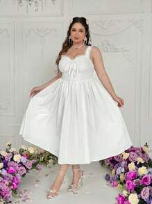 Flirla Robe longue blanche en dentelle avec ceinture à nouer et fines bretelles, pour femmes de grande taille, élégante et adaptée pour les vacances ou le port quotidien