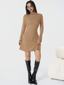 Y2K 风格少女休闲针织高领喇叭袖束腰连衣裙，2024 年秋冬新品，百搭返校装 - 卡其色 - 查看 4