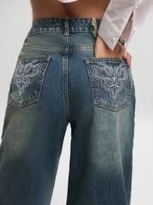 女式前扣口袋简约设计休闲牛仔裤，适合日常穿着