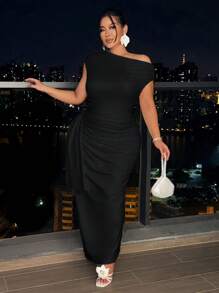 SHEIN SXY 大码修身单肩优雅派对扭纹装饰白色连衣裙