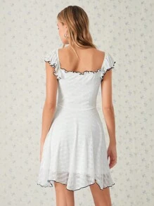 Easelle 女士甜美性感白色蕾丝黑色撞色荷叶边收腰连衣裙，配以飘逸的袖子