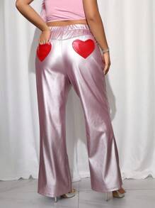 SHEIN ICON Calça Flare com Bolso em Formato de Coração em Couro PU Rosa Plus Size, Encontro no Dia dos Namorados, Calça Flare com Bolso em Formato de Coração - Rosa chiclete - Visão 1