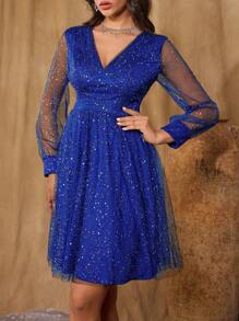 SHEIN Belle Vestido azul lujoso de gala de manga larga con escote en V, estampado brillante y malla para mujer, vestido de invitada de boda - azul real - Ver 5