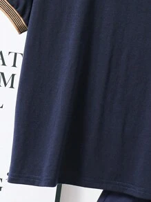 2 pezzi/set di outfit casual per ragazzo preadolescente, composto da polo a maniche corte con colletto a blocchi di colore e toppe, e pantaloncini con vita elastica, adatto per autunno, primavera, estate, per l'utilizzo all'aperto, a scuola, in stile strada, per feste e tempo libero