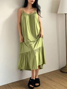 DAZY Damen einfarbiges Nachthemd mit Rüschensaum und langen Trägern, Schlafanzug Kleid