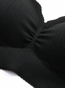 DAZY Minimalist Striped Textured Wavy Edge Thin Padded Bra