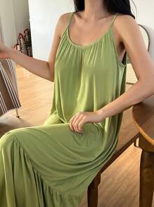 DAZY Damen einfarbiges Nachthemd mit Rüschensaum und langen Trägern, Schlafanzug Kleid