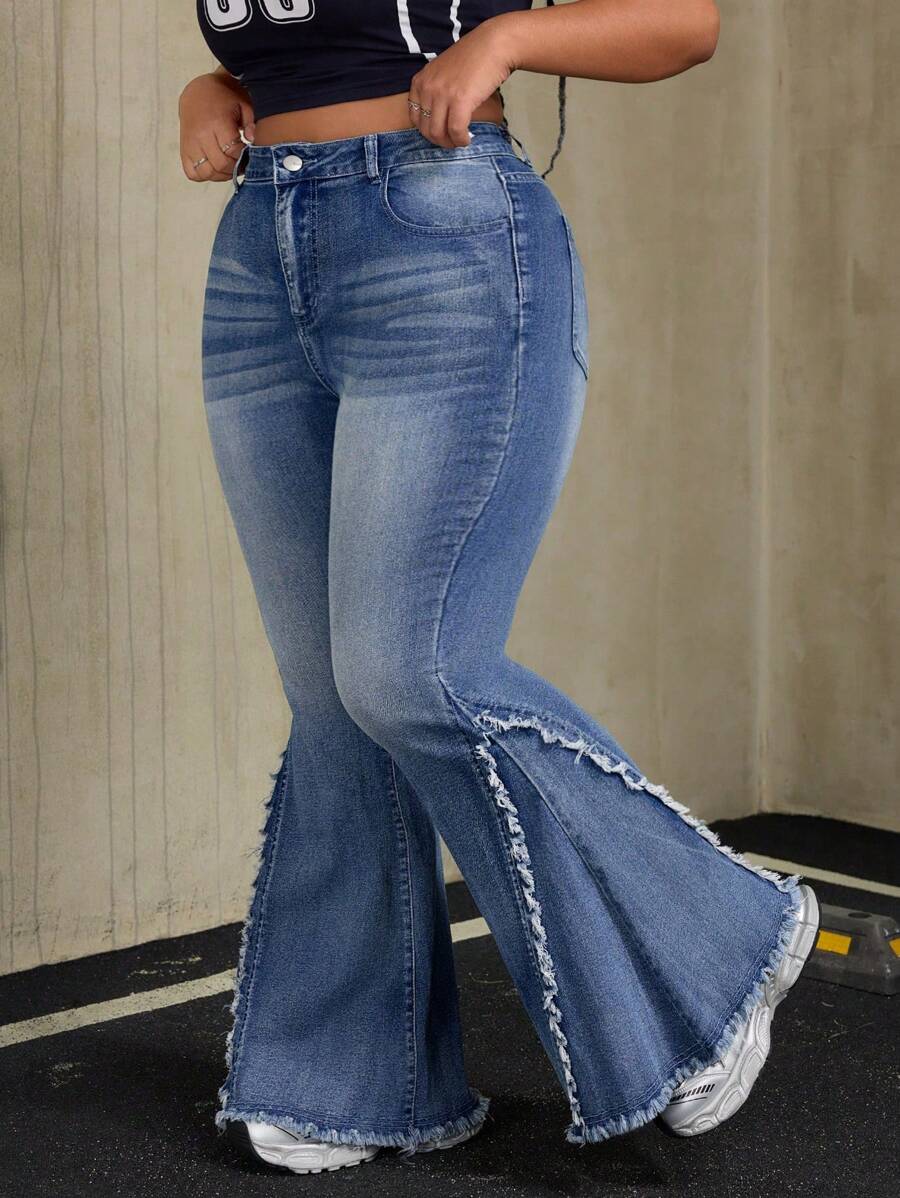 SHEIN CURVE+ 大码休闲水洗磨边修身喇叭腿牛仔裤 - 藍色 - 查看 1
