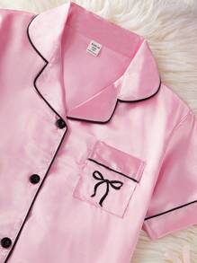 SHEIN 2pcs/Set Tween Girls Valentine's Clothes Simple Short Sleeve Cardigan With Pockets And Bow Patch Printed Shorts Pajamas Set - Pink - View 5