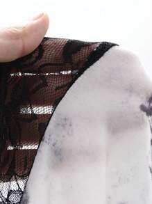 DAZY Conjunto de camisola y bata de dormir con encaje de contraste, estampado de mariposa - Blanco y Negro - Ver 8