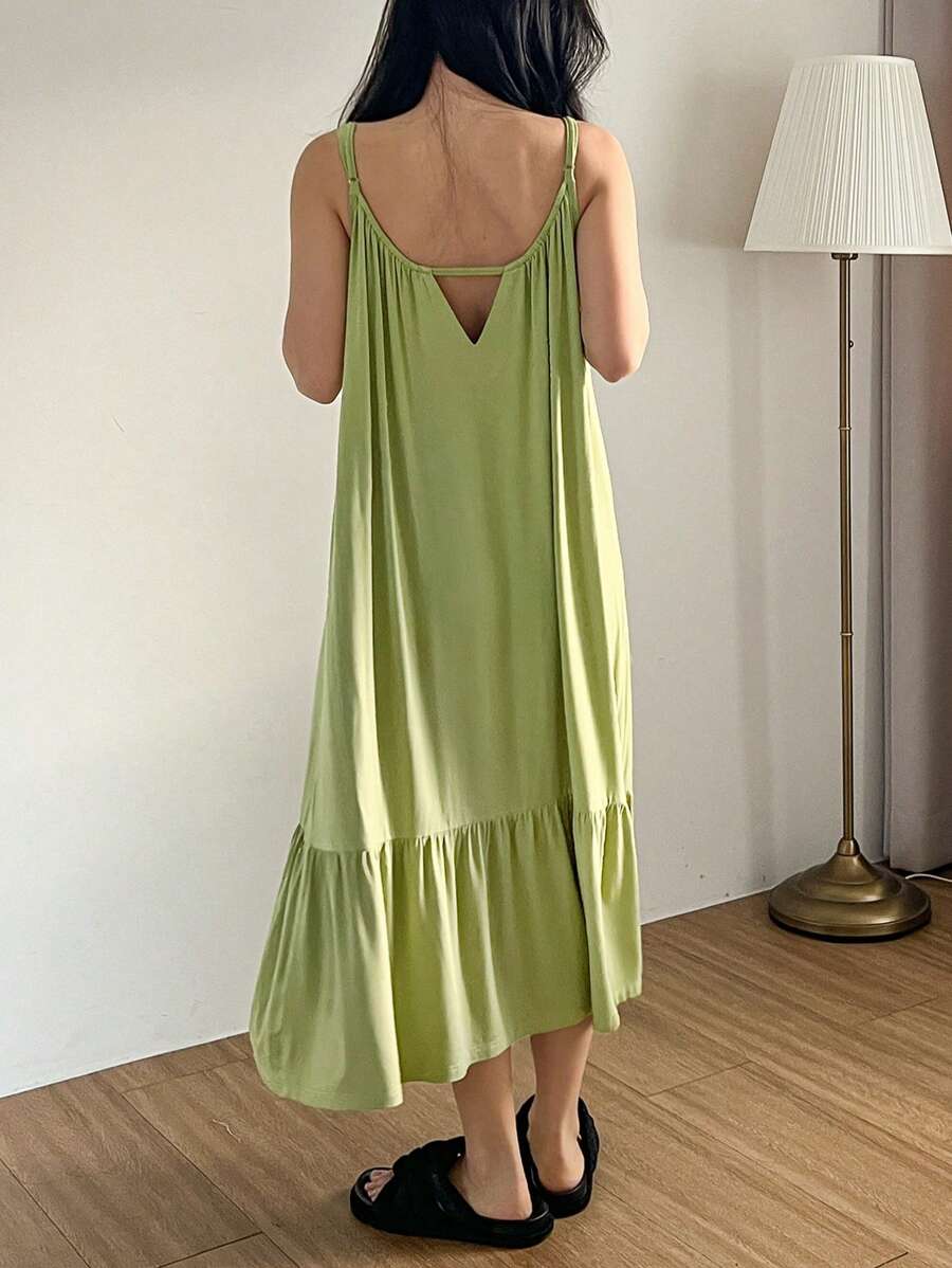 DAZY Damen einfarbiges Nachthemd mit Rüschensaum und langen Trägern, Schlafanzug Kleid