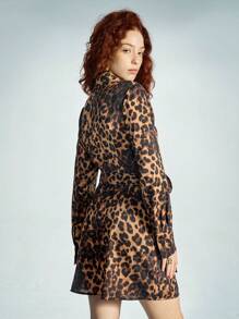 SHEIN Privé 优雅时尚百搭复古随机豹纹不对称短袖裹身裙，女式，秋冬 - 彩色 - 查看 2