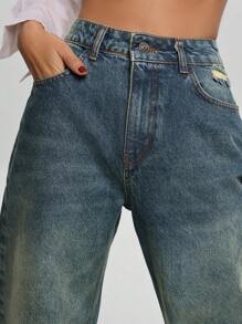 女式前扣口袋简约设计休闲牛仔裤，适合日常穿着