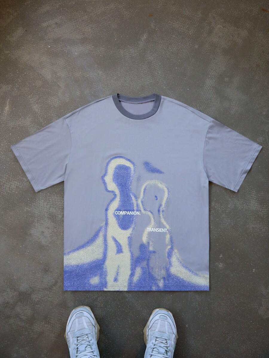 Manfinity EMRG 幻影肖像简约时尚休闲T恤，日常穿着 - 灰色 - 查看 1