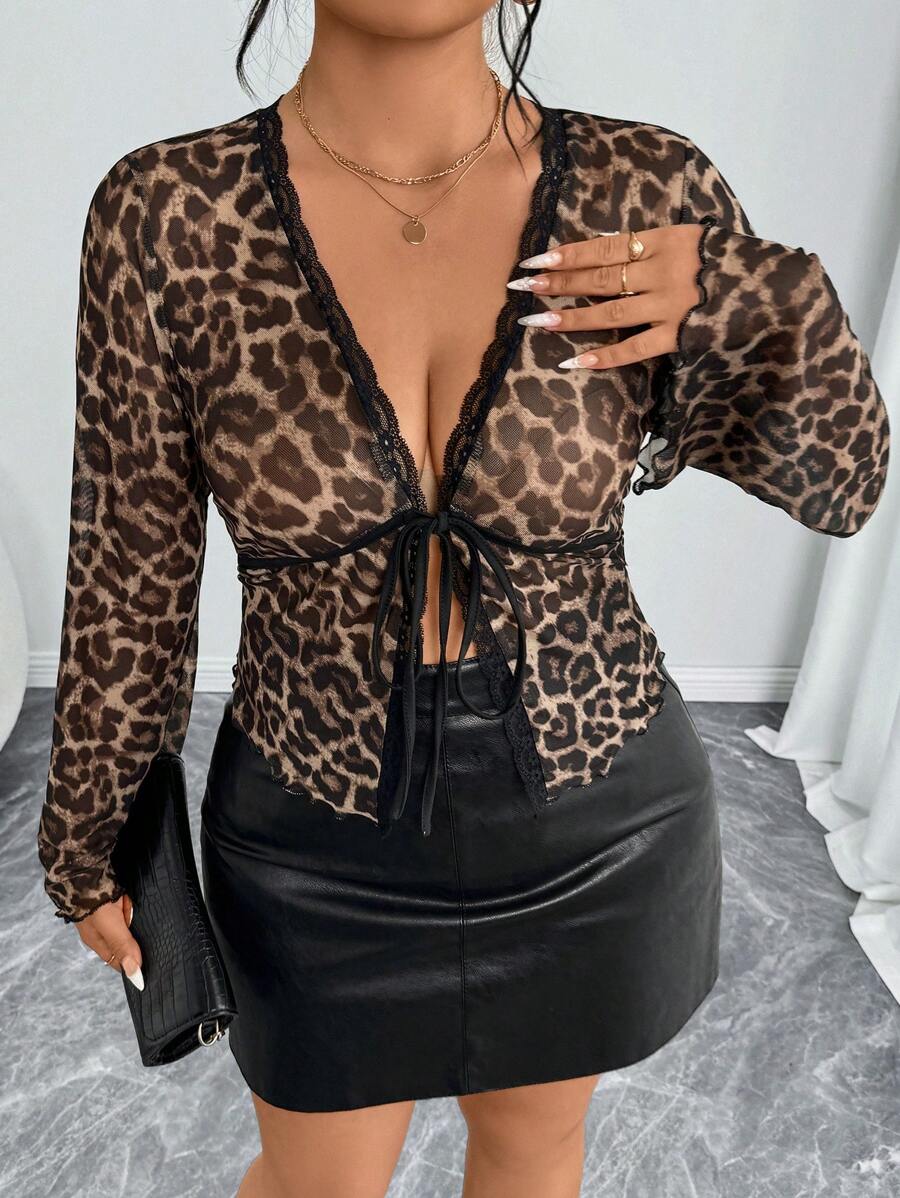 Elenzga 大码女式豹纹网眼系带 V 领常规版型喇叭袖衬衫 - 彩色 - 查看 1