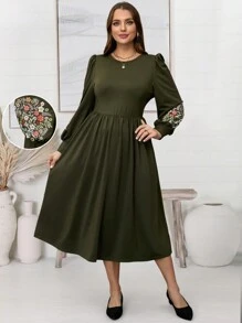 EMERY ROSE 大码花卉印花圆领长袖休闲连衣裙，适合春季、情人节、女士优雅服装 - 軍綠色 - 查看 3