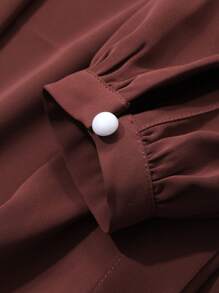 DAZY 法式复古V领优雅高端奢华连衣裙成熟女性秋装长袖连衣裙 - 酒紅色 - 查看 4