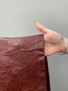 SHEIN Privé Quần short da PU siêu ngắn thời trang cổ điển, thanh lịch khi đi làm, nơi làm việc, trà chiều tinh tế, hẹn hò lãng mạn, lễ hội âm nhạc, tiệc tùng, phong cách retro phổ biến của INS, quần short đỏ tía gợi cảm dành cho quý cô - Màu Đỏ Sâu - Xem 7