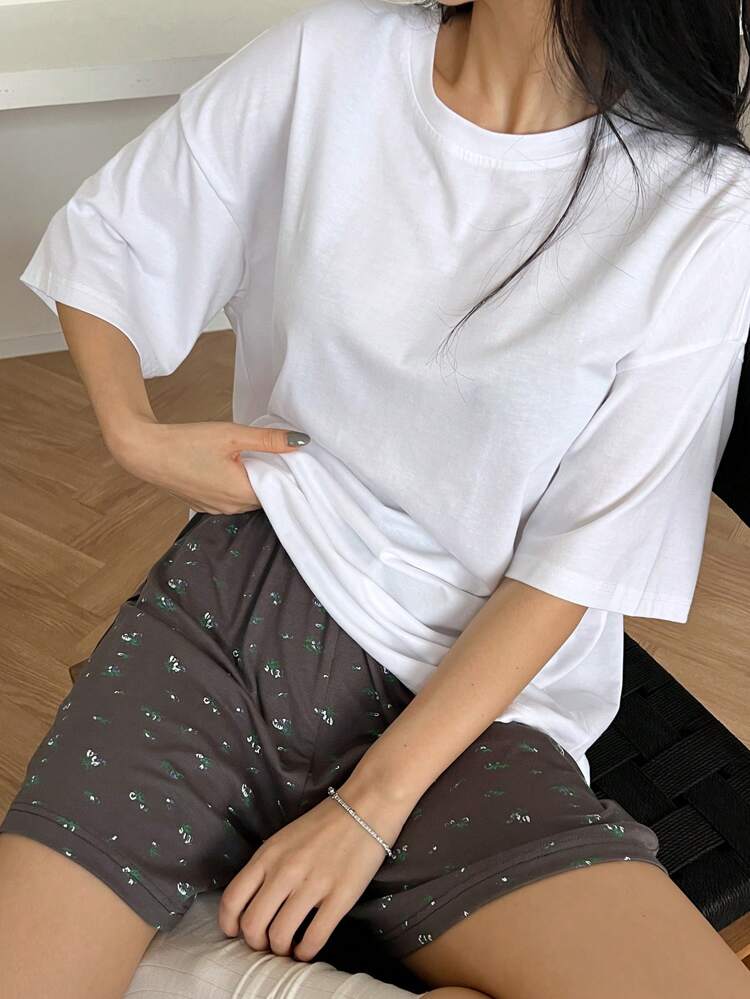 Conjunto de Pijama com Top Solta Sólida e Shorts Floral Miúdo
