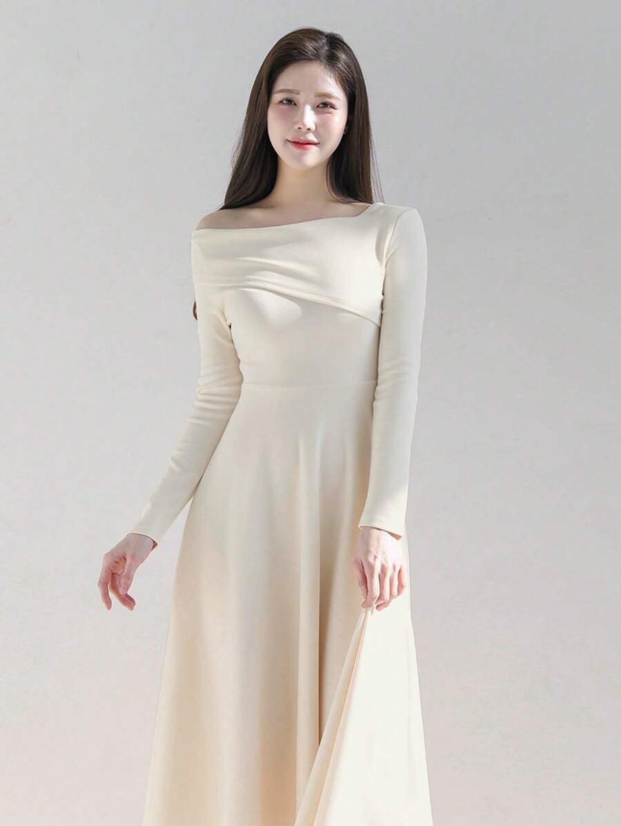 DAZY 纯色不对称领长袖A字优雅连衣裙，秋季连衣裙/长款连衣裙 - 白色 - 查看 1