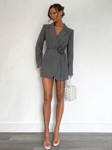 SHEIN Essnce Blazer da donna stile Kochi grigio, con cintura decorata a rose tridimensionali, adatto per San Valentino e occasioni eleganti, stile morbido con cintura