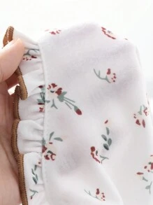 DAZY Ditsy Blumen Rüschen Trim Figurbetonter kurzer Träger und Hose Schlafanzug Romper