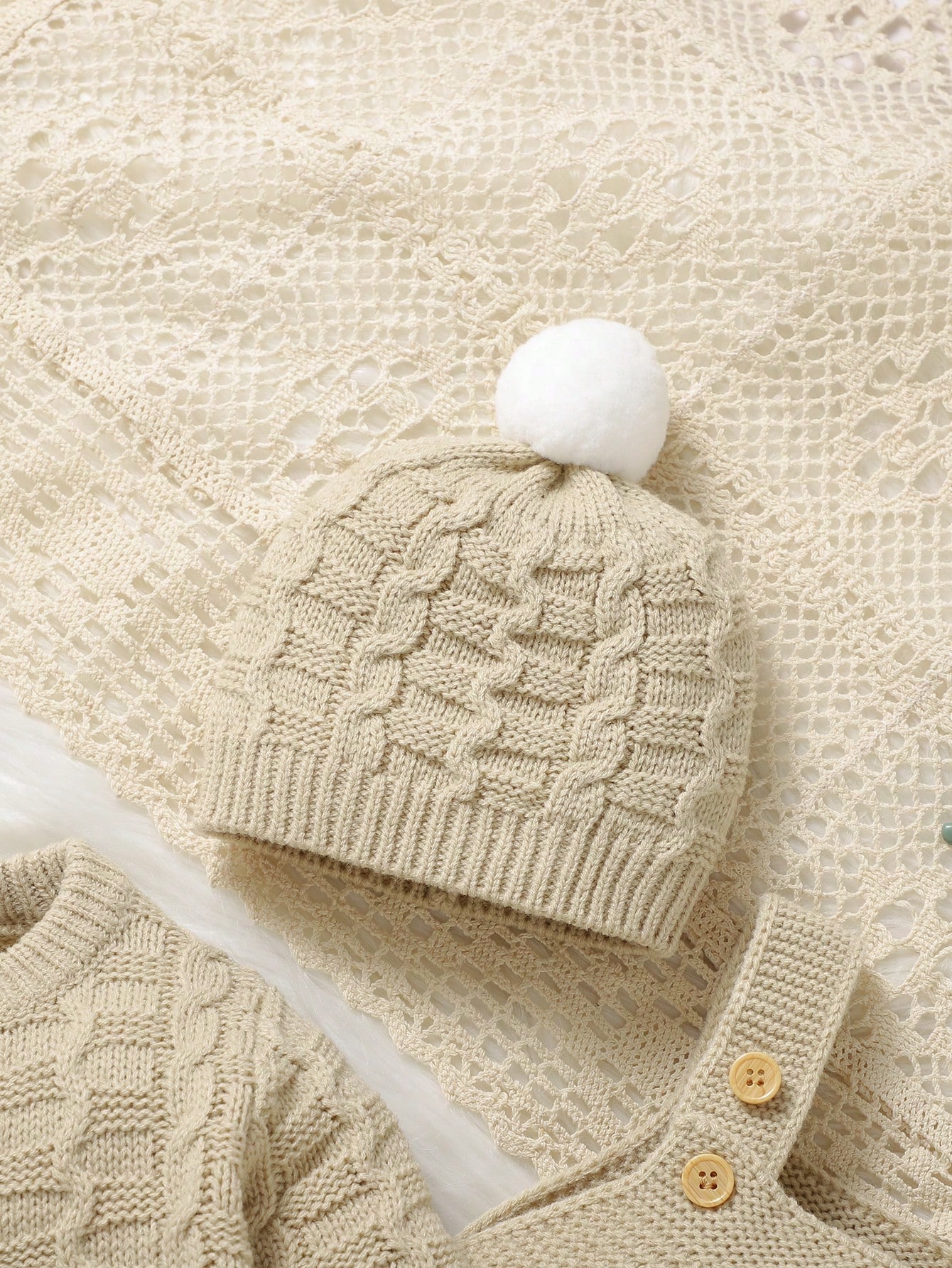 قطع من طقم الأطفال الرضع المحبوك: سترة كارديجان بي...