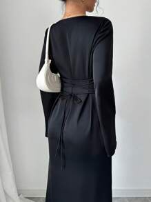 SHEIN PETITE 1 件女士缎面纯色长喇叭袖和后系带优雅浪漫美人鱼下摆连衣裙，小码