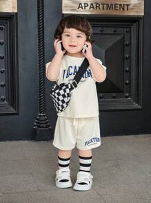 SHEIN Baby Boy/Girl Casual Sports Fashionable & Adorable Letter Print Crew Neck T-Shirt Top & Shorts Sets, Suitable For Spring And Summer