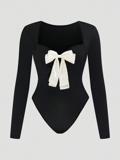 SHEIN MOOSTA Plus Size Women Solid Color Bodysuit With Bow Accent