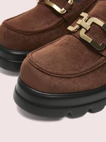 CUCCOO DOLLMOD 女士黑色 PU 平底圆头一脚蹬鞋，厚底和纽扣装饰，时尚简约 - 棕色 - 查看 7