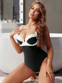SHEIN Swim Maillot de bain une pièce minimaliste pour femme avec bretelles larges et patchwork de couleur unie, parfait pour l'été et les vacances à la plage - Noir et Blanc - Voir 3