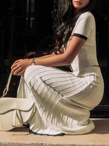 SHEIN Privé Conjunto de dos piezas de blusa de manga corta y falda de contraste de color negro y blanco, conjunto de otoño para mujer, conjuntos de faldas de otoño, suéteres de otoño, conjuntos de dos piezas para mujer, ropa de maestra, perfecto para uso diario, ir y venir, citas, temporada de vuelta al colegio