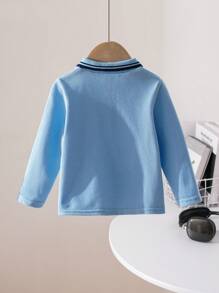 SHEIN 这款男婴 Polo 领刺绣图案 T 恤将经典 Polo 衫设计与时尚活泼的刺绣图案相结合，是宝宝衣柜中的理想单品。它具有 Polo 衫的经典款式，同时添加了有趣的刺绣元素，让您的小宝贝看起来既可爱又时尚。衣领有两个纽扣，方便穿着，增强时尚感。 - 霧霾藍 - 查看 2