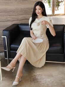 DAZY 夏季女式优雅面料拼布圆领泡泡袖褶皱中长连衣裙 - 杏色 - 查看 7