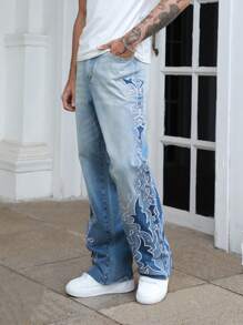 ROMWE MEN Street Life 男士刺绣贴片和铆钉装饰牛仔裤 - 中等水洗藍 - 查看 3