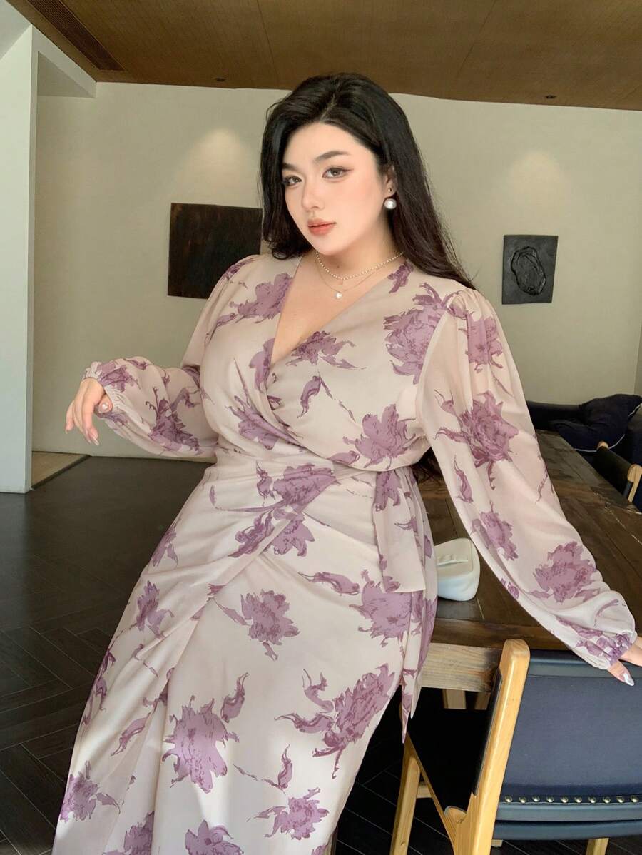 Dazy Plus Vestido de manga larga de talla grande con cuello en V y estampado floral en todo el vestido, color morado, para primavera/otoño - Morado - Ver 1