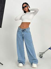 EURMUSE HIGH RISE STRAIGHT LIGHT BLUE JEAN WITH BUTTON - Light Wash - View 4