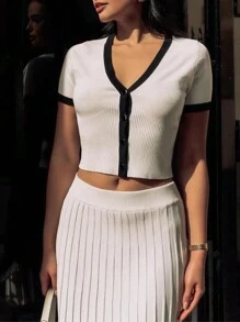 SHEIN Privé Conjunto de dos piezas de blusa de manga corta y falda de contraste de color negro y blanco, conjunto de otoño para mujer, conjuntos de faldas de otoño, suéteres de otoño, conjuntos de dos piezas para mujer, ropa de maestra, perfecto para uso diario, ir y venir, citas, temporada de vuelta al colegio